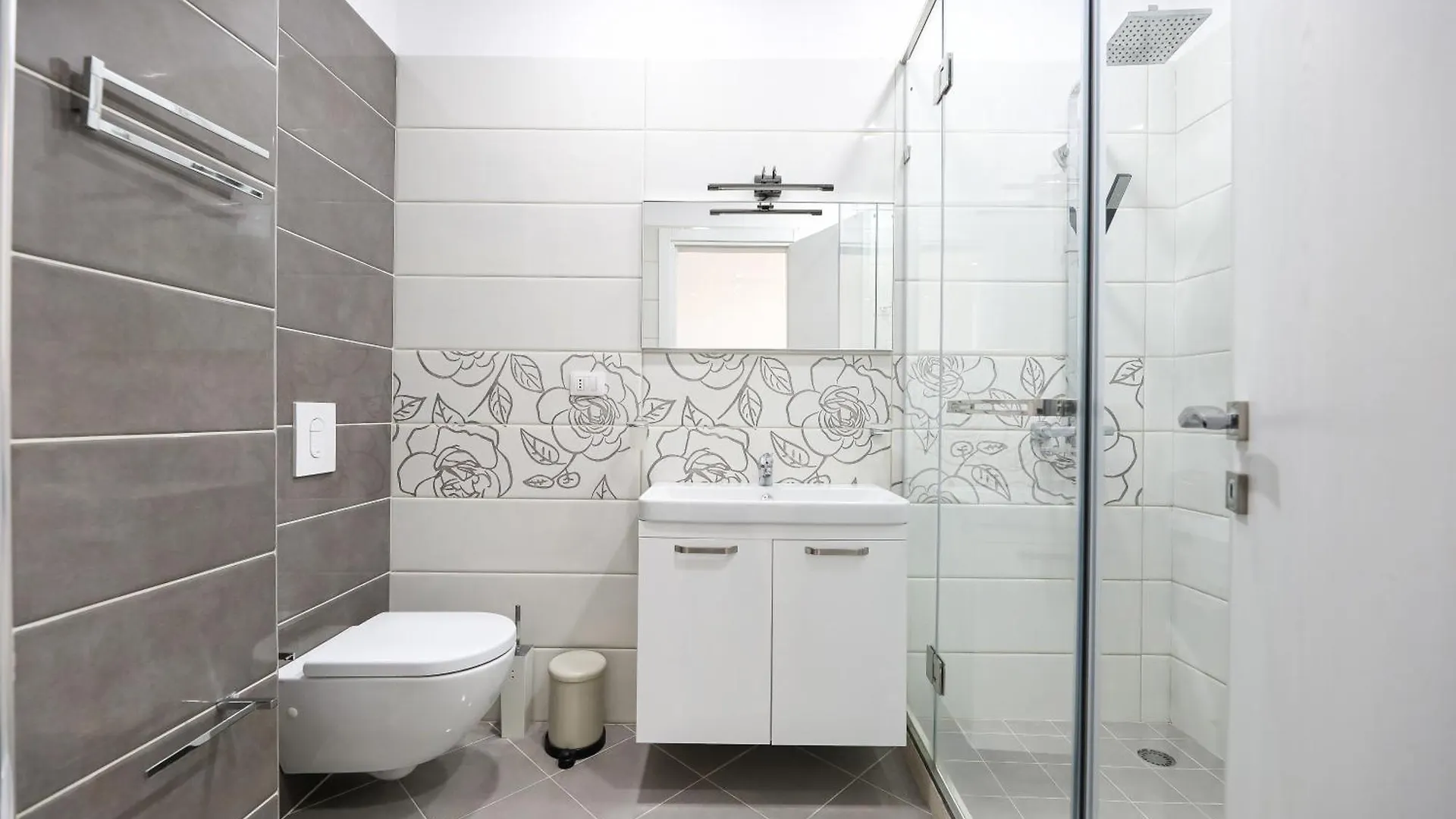 Bay View Balcony- Luxury Apartments With Free Parking Vlorë