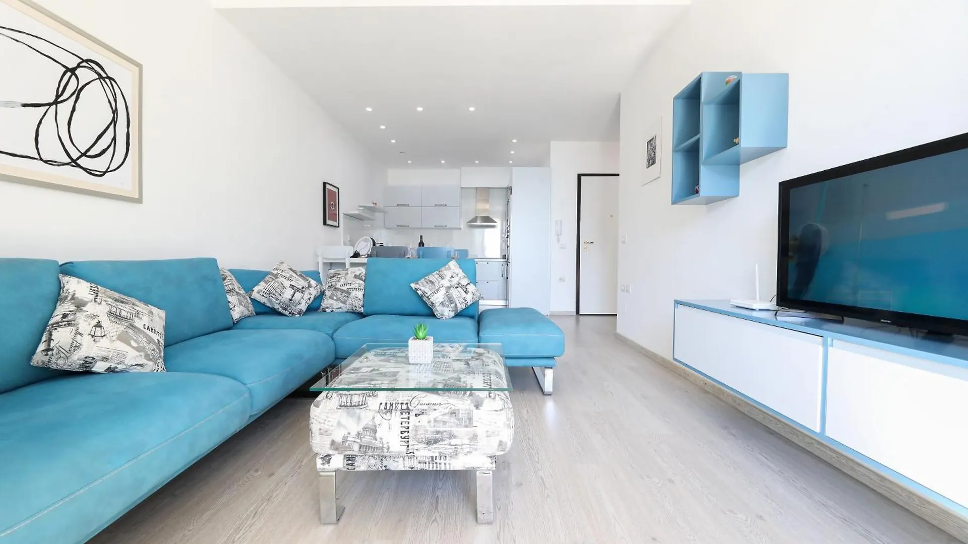 Bay View Balcony- Luxury Apartments With Free Parking Vlorë 0*,  アルバニア