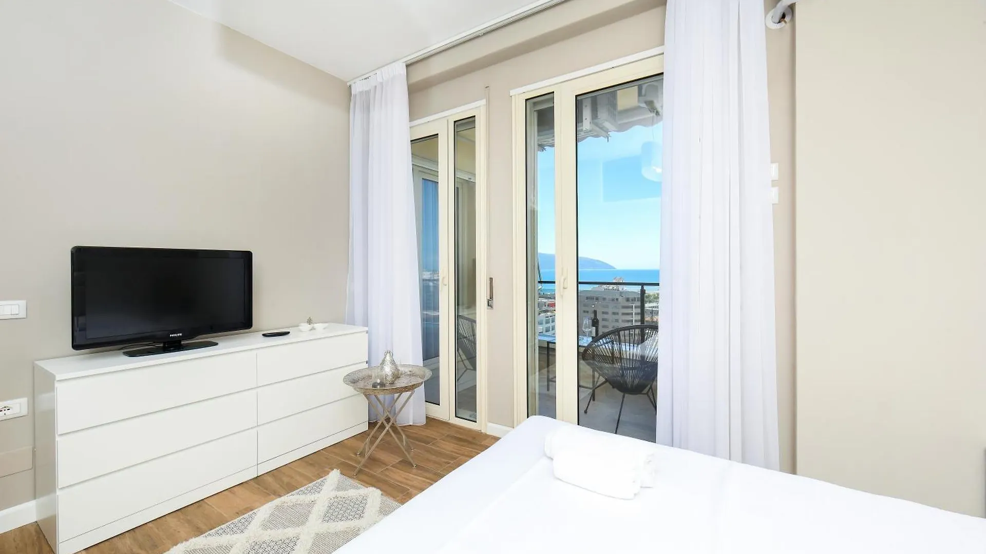 Bay View Balcony- Luxury Apartments With Free Parking Vlorë