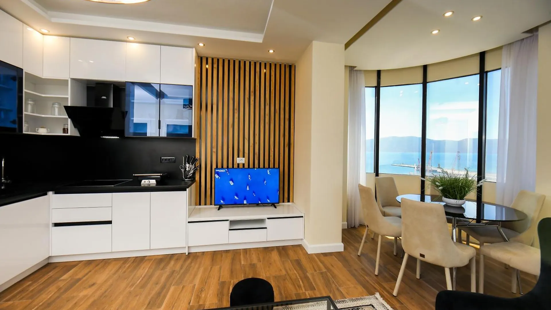 Bay View Balcony- Luxury Apartments With Free Parking Vlorë