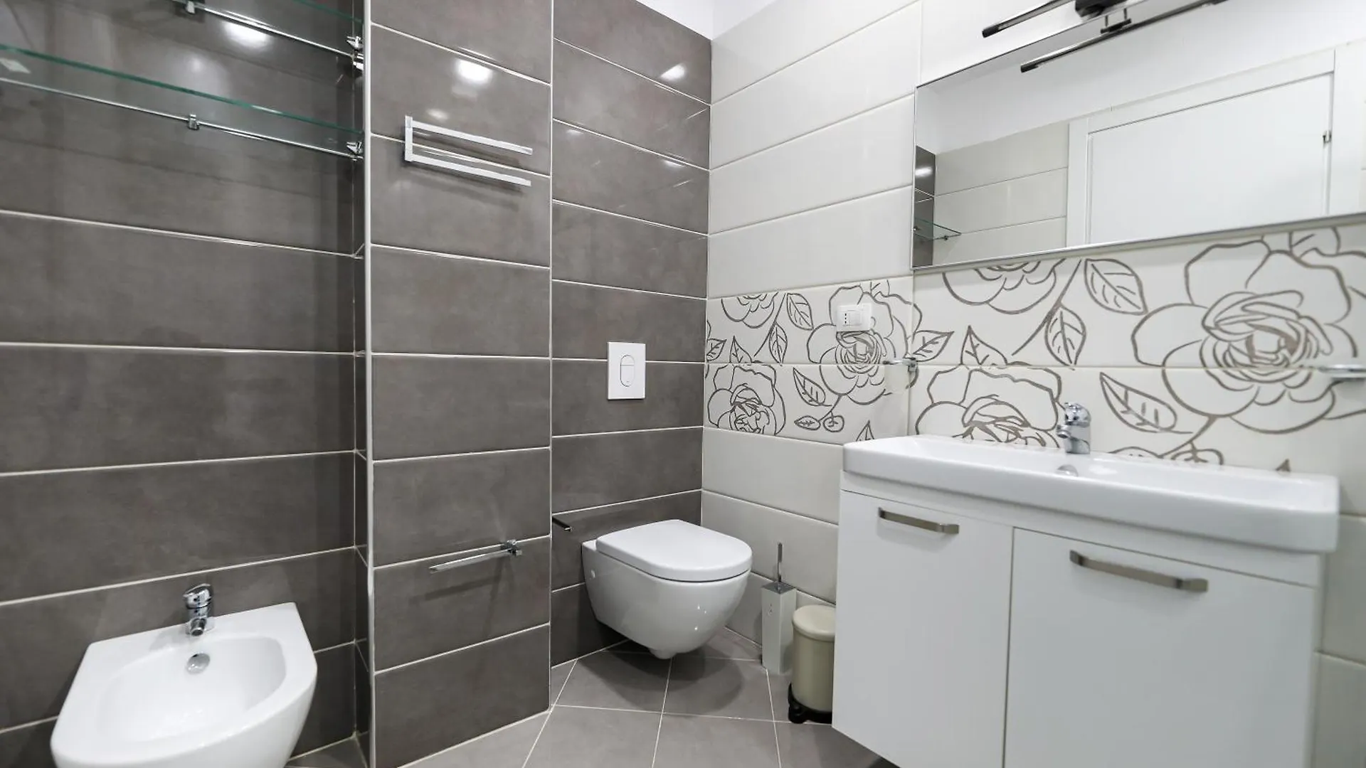 Bay View Balcony- Luxury Apartments With Free Parking Vlorë
