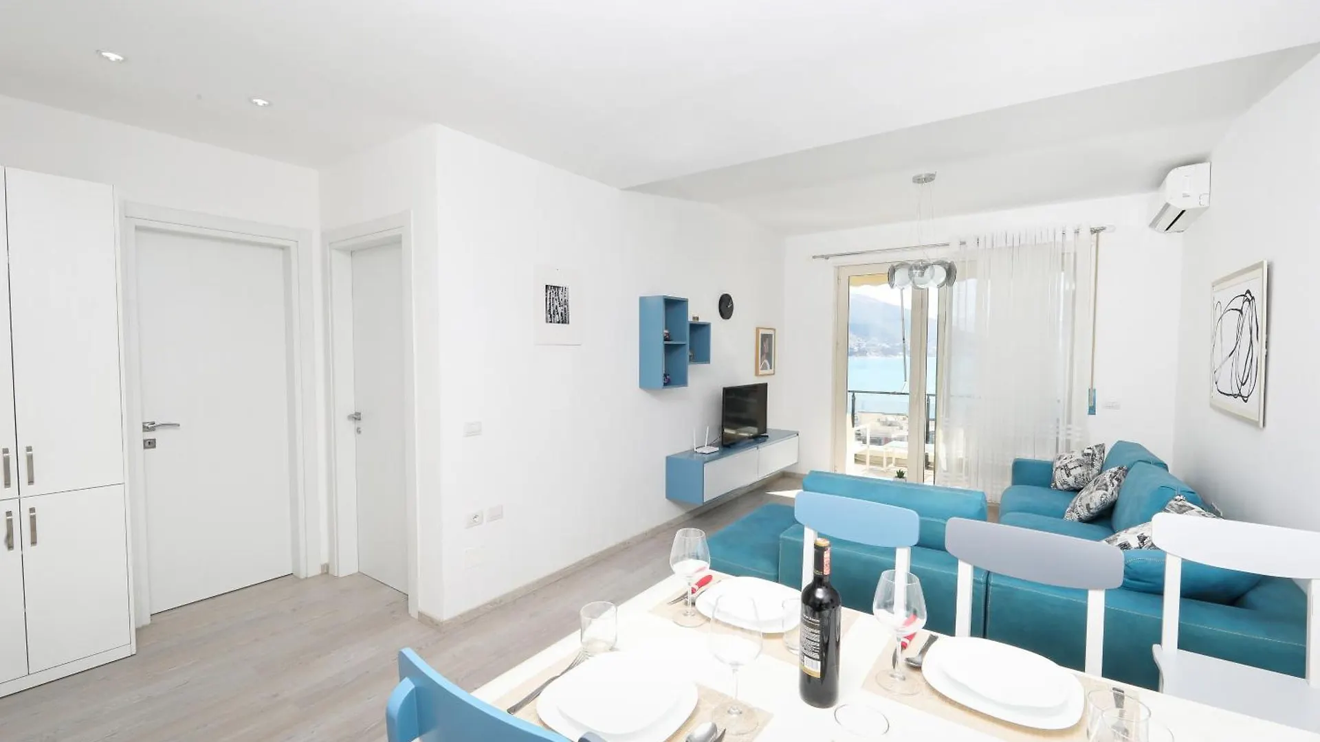 Bay View Balcony- Luxury Apartments With Free Parking Vlorë