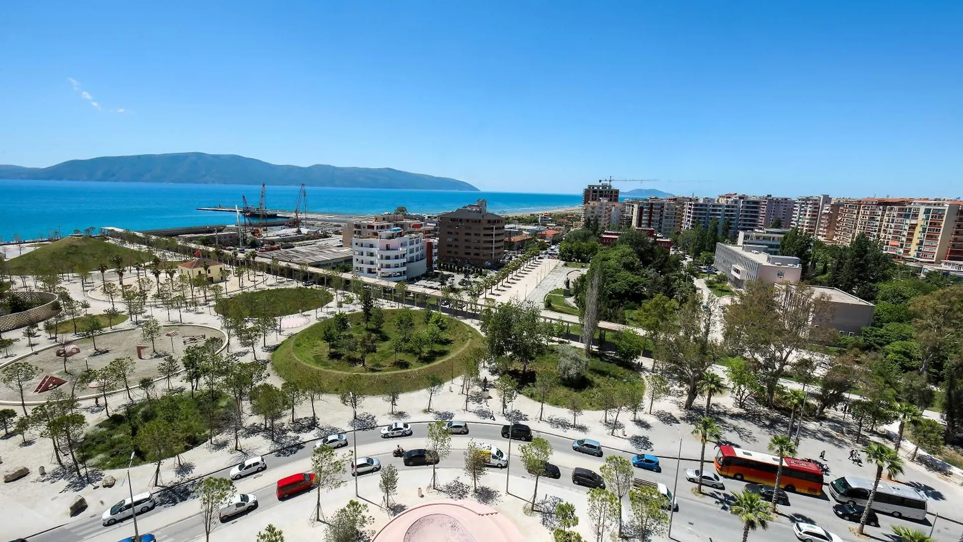 Bay View Balcony- Luxury Apartments With Free Parking Vlorë