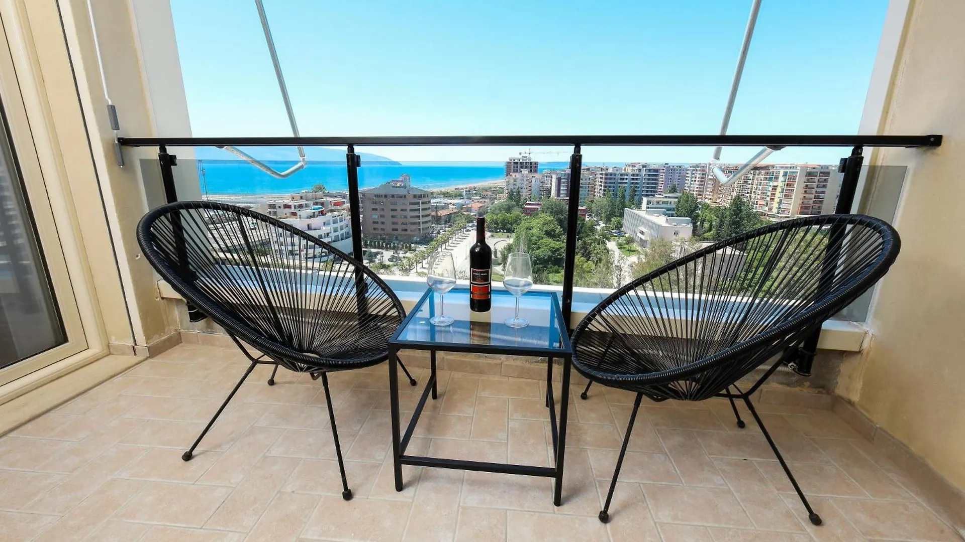 Bay View Balcony- Luxury Apartments With Free Parking Vlorë
