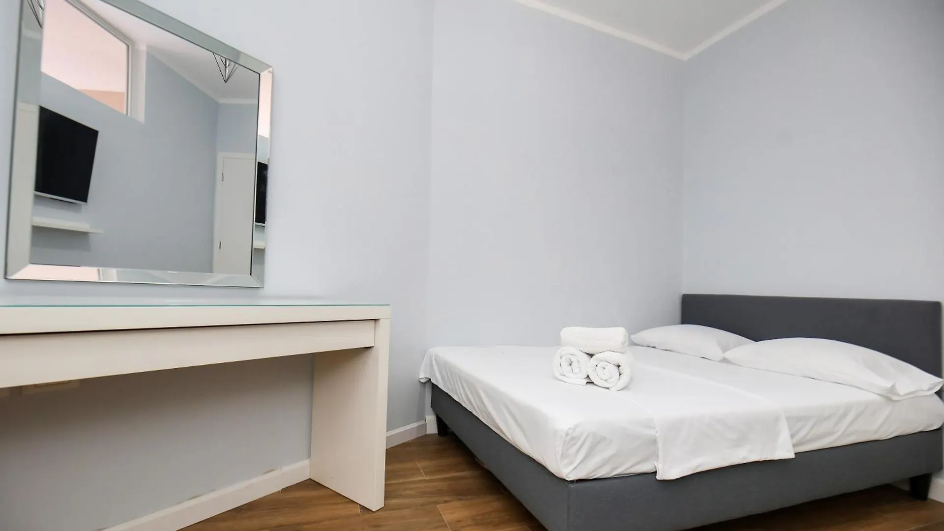 Bay View Balcony- Luxury Apartments With Free Parking Vlorë